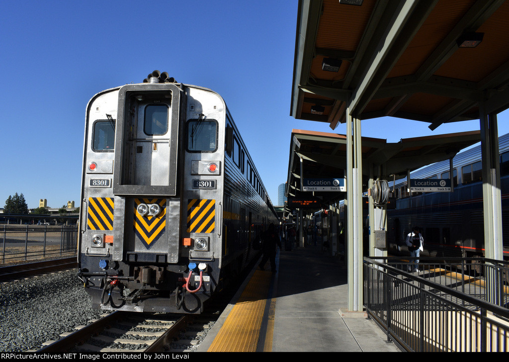 Amtrak CC Train at Sacramento Valley Station after having arrived 